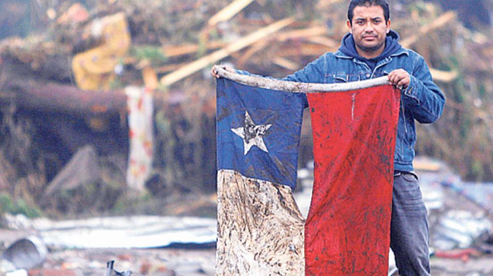 Hombre de la bandera 27F