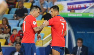 Sánchez, Medel y Pulgar deberán estar en cuarentena al llegar a Chile