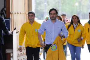 Alcalde Carter decide suspender clases por 15 días en La Florida