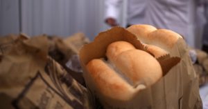 Ministro Walker asegura que precio del pan 