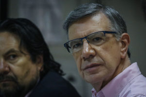 Lavín y denuncia de fabricación de escudos en sede UDI: 