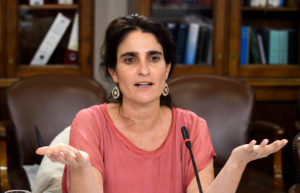 Ministra Zaldívar critica fallo que entrega fondos a afiliado: 