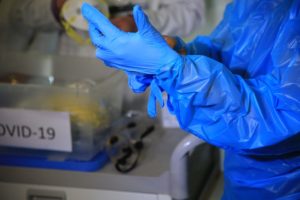 Coronavirus fractura unidad de médicos contra la pandemia