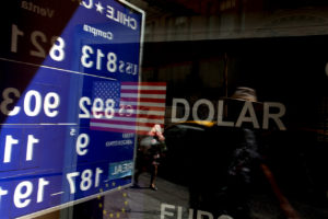 Dólar comienza la jornada cotizándose a su mayor precio histórico
