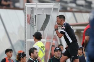 El debate por la posible inclusión de ex futbolistas en el VAR