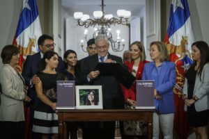 Presidente Piñera recuerda a familia Alcaíno en promulgación de 