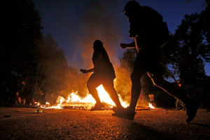 Libres, pero con cautelares quedaron 44 encapuchados detenidos en 