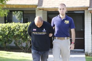 Talca: detienen a sujeto sospechoso de provocar daños en Café Literario de Providencia