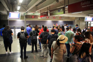 Metro reconoce “situaciones complejas” ante cierre de estaciones por protestas