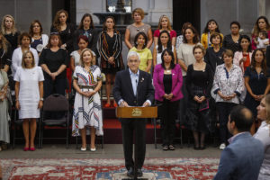 Piñera anuncia proyectos en la conmemoración del Día de la Mujer en La Moneda
