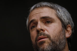 Oposición analiza reactivar acusación contra Gonzalo Blumel por actuar de Carabineros