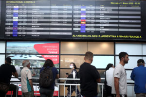 Turismo proyecta disminución de hasta 56% de turistas en Chile