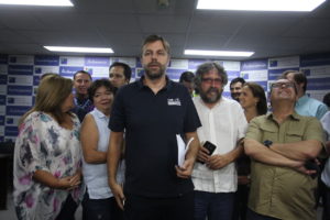 Cómo el Gobierno cedió a las presiones de los alcaldes y desoyó a los expertos