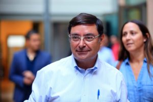 Intendente Guevara pide coordinación a alcaldes respecto a cierre de comercios