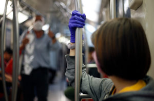 Monumental tapabocas de médico chileno a apoderada por coronavirus