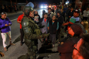 Habitantes del litoral central impiden llegada de turistas con barricadas