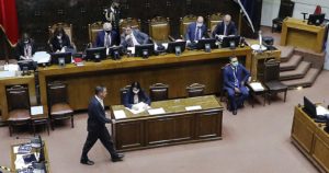 Senado aprueba idea de legislar rebaja de la dieta parlamentaria