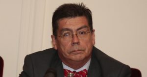 “Chismorreo especulativo”: ex rector Riveros dispara contra diputados del Frente Amplio