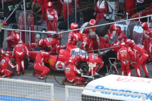 Siete equipos de la F1 amenazan con llevar a los tribunales a Ferrari y la FIA