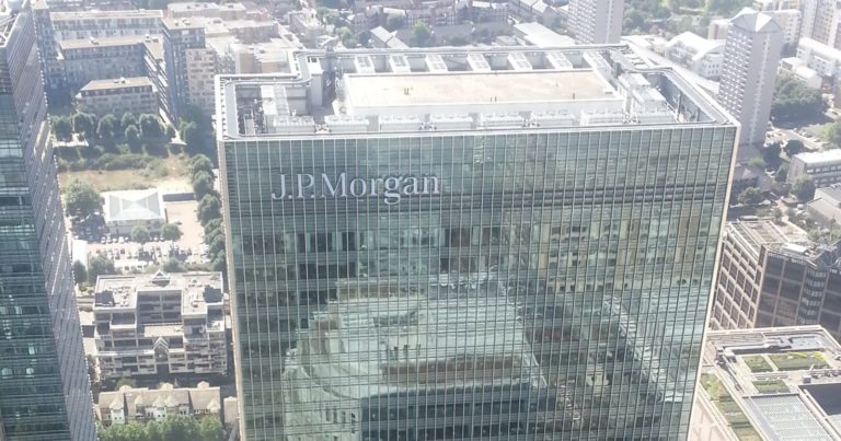 JP Morgan reitera dudas por efecto de megarreforma en arcas públicas: 