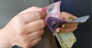 Promulgan ley del bono Covid-19: cómo obtener los $50 mil por carga familiar