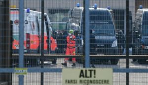 Italia: motines en cárceles por coronavirus deja seis muertos y dos policías secuestrados