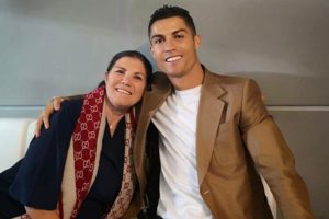El complicado presente de Cristiano Ronaldo: su madre está internada por un accidente cerebrovascular