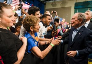 Michael Bloomberg baja su precandidatura a la Casa Blanca y anuncia su apoyo a Biden