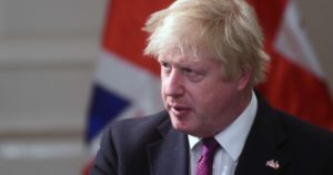 Primer ministro de Inglaterra es hospitalizado por coronavirus