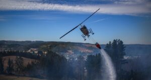 FNE acusa de colusión a tres empresas de helicópteros que combaten incendios