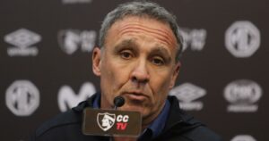 Espina y DT de Colo Colo: “Hablamos con Quinteros y dijo que no podía”