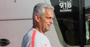 Reinaldo Rueda acepta rebajar su sueldo a la mitad por la crisis