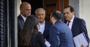 Oposición se une contra Piñera por idea de atrasar plebiscito: 