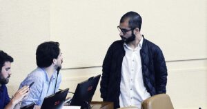 Renato Garín arremete en plena sesión contra Winter por llamarlo 