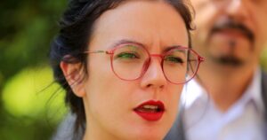 Camila Vallejo busca declarar el patrimonio de AFPs de interés nacional