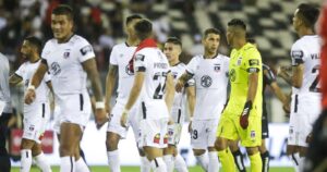 Plantel de Colo Colo rechaza primera propuesta de Blanco y Negro para rebajar su sueldo