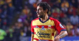 Jorge Valdivia donó insumos a funcionarios del Hospital Sótero del Río