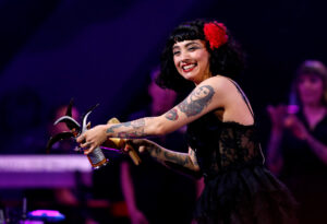 Mon Laferte cuenta cómo vive su intimidad en la cuarentena en México