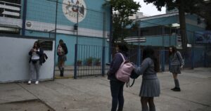 Diferir horarios y distancia en pupitres: las alternativas del Gobierno para el regreso a clases