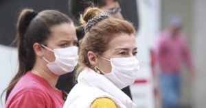 Aumentan en 70% los llamados a fono del Ministerio de la Mujer por violencia durante cuarentena