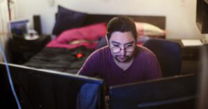 Teletrabajo y sobrecarga mental: desafíos y amenazas latentes de trabajar en casa