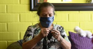 “Ellos nos cuidaron, ahora es nuestro turno”: el proyecto destinado a proteger en esta pandemia a los adultos mayores más vulnerables