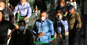 Las Condes multará a personas que circulen sin mascarilla en lugares públicos