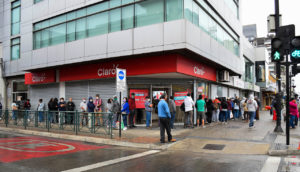 Temuco se mantiene con aglomeraciones y circulación de vehículos pese a la cuarentena