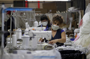 Fondo Monetario Internacional alerta que PIB chileno podría caer en hasta un 4,5% por coronavirus