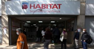 Senadores de oposición presentan proyecto para eliminar AFP y 