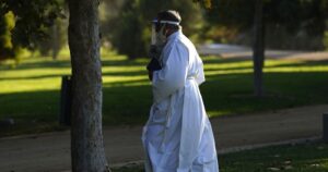 Polémica por colegio de Las Condes que confesaba y entregaba comunión en la calle