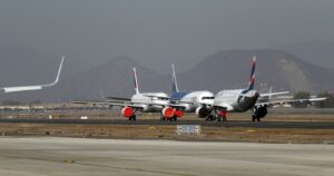 MOP entregó balance de aeropuertos a un mes del cierre de fronteras