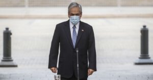 Presidente Piñera plantea volver a discutir fecha del plebiscito por la 