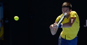 Novak Djokovic recibe duras críticas por su rechazo a las vacunas